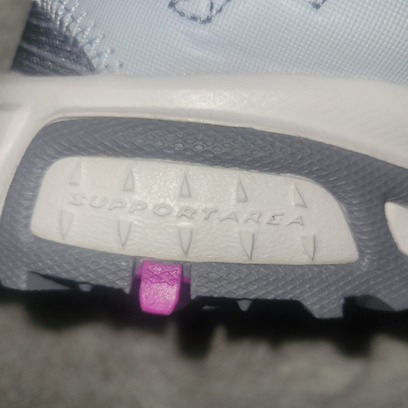 New Balance 410 V6 Running Shoe NWOB - Picture 10 of 13